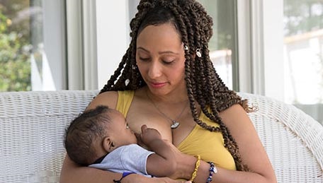 breastfeeding-mother-456x259-1.jpg
