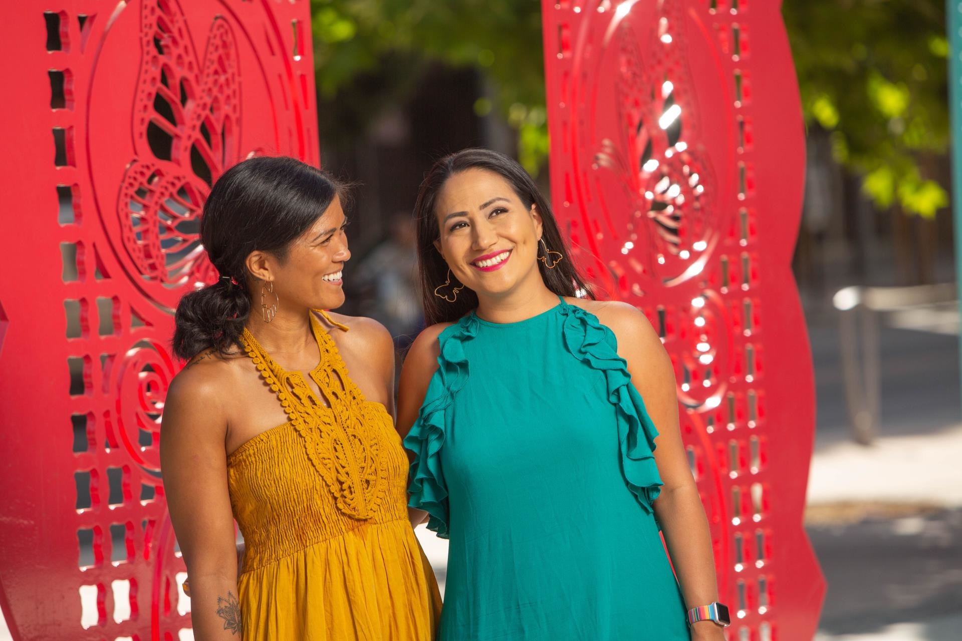 Photo-Two-Hispanic-Women-Smiling